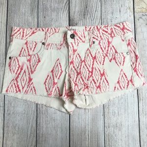 Mudd Red/Pink Creme Print Raw Hem Shorts
